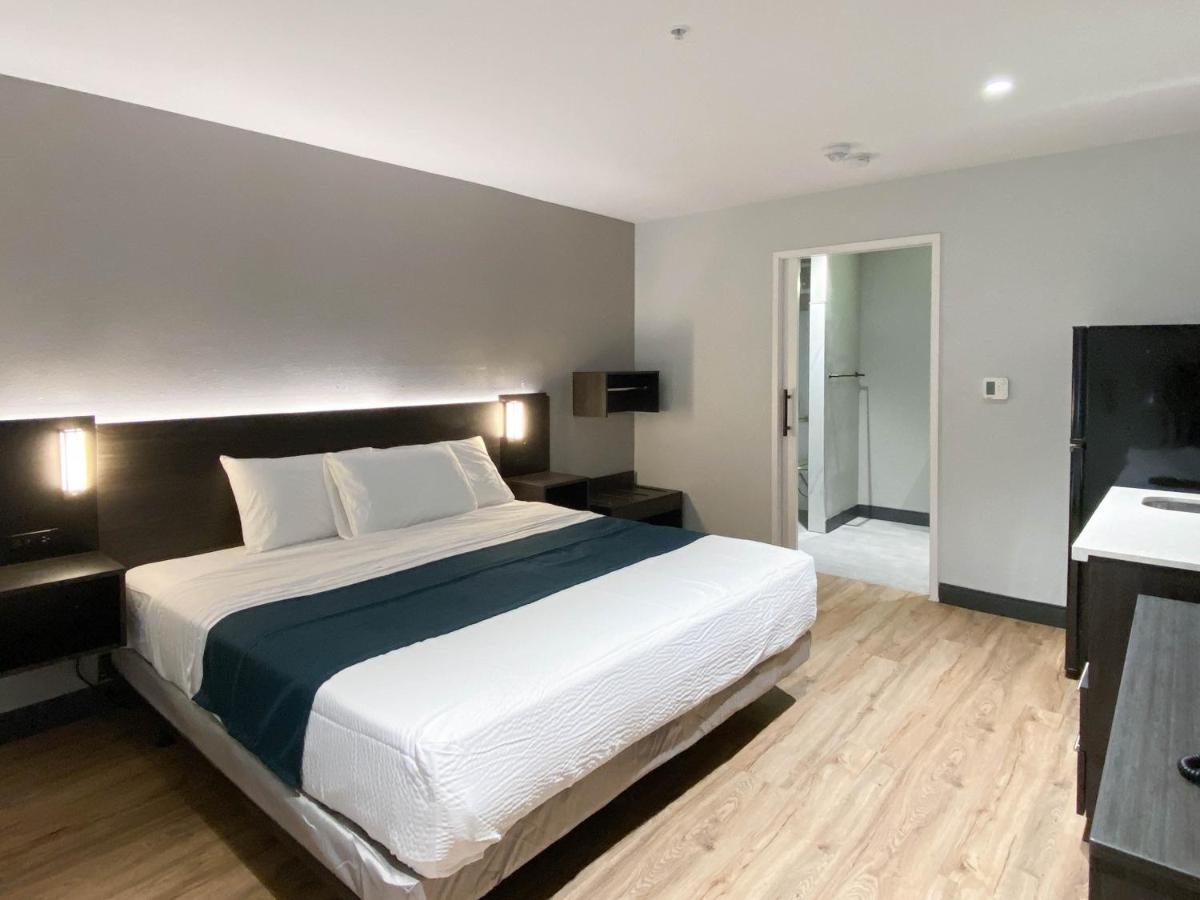 Studio 6 Suites Stockton, Ca Waterfront Екстер'єр фото