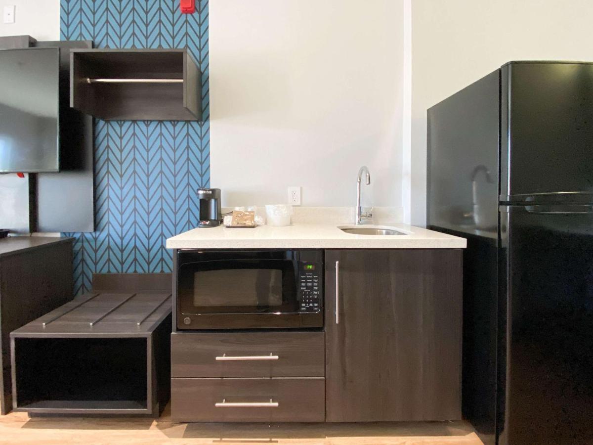 Studio 6 Suites Stockton, Ca Waterfront Екстер'єр фото