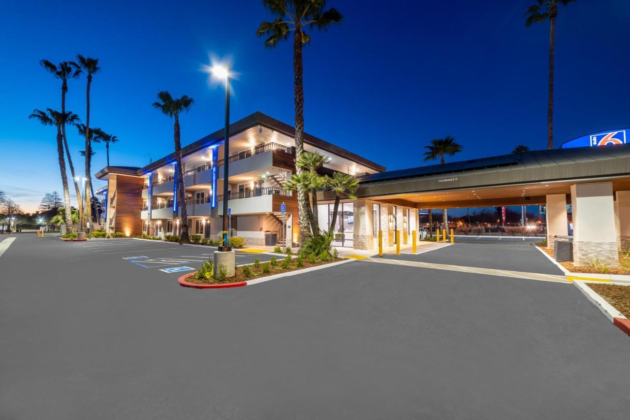 Studio 6 Suites Stockton, Ca Waterfront Екстер'єр фото