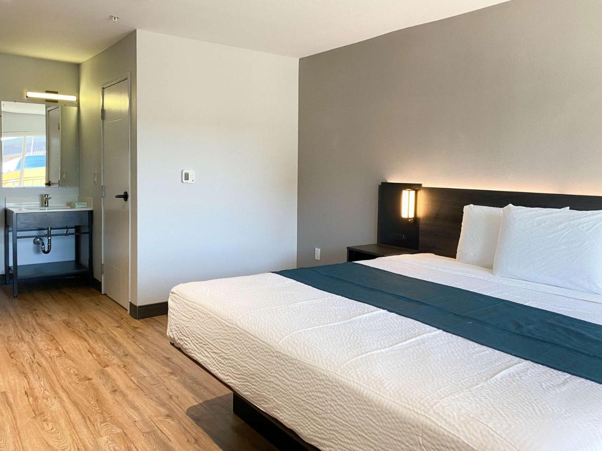 Studio 6 Suites Stockton, Ca Waterfront Екстер'єр фото