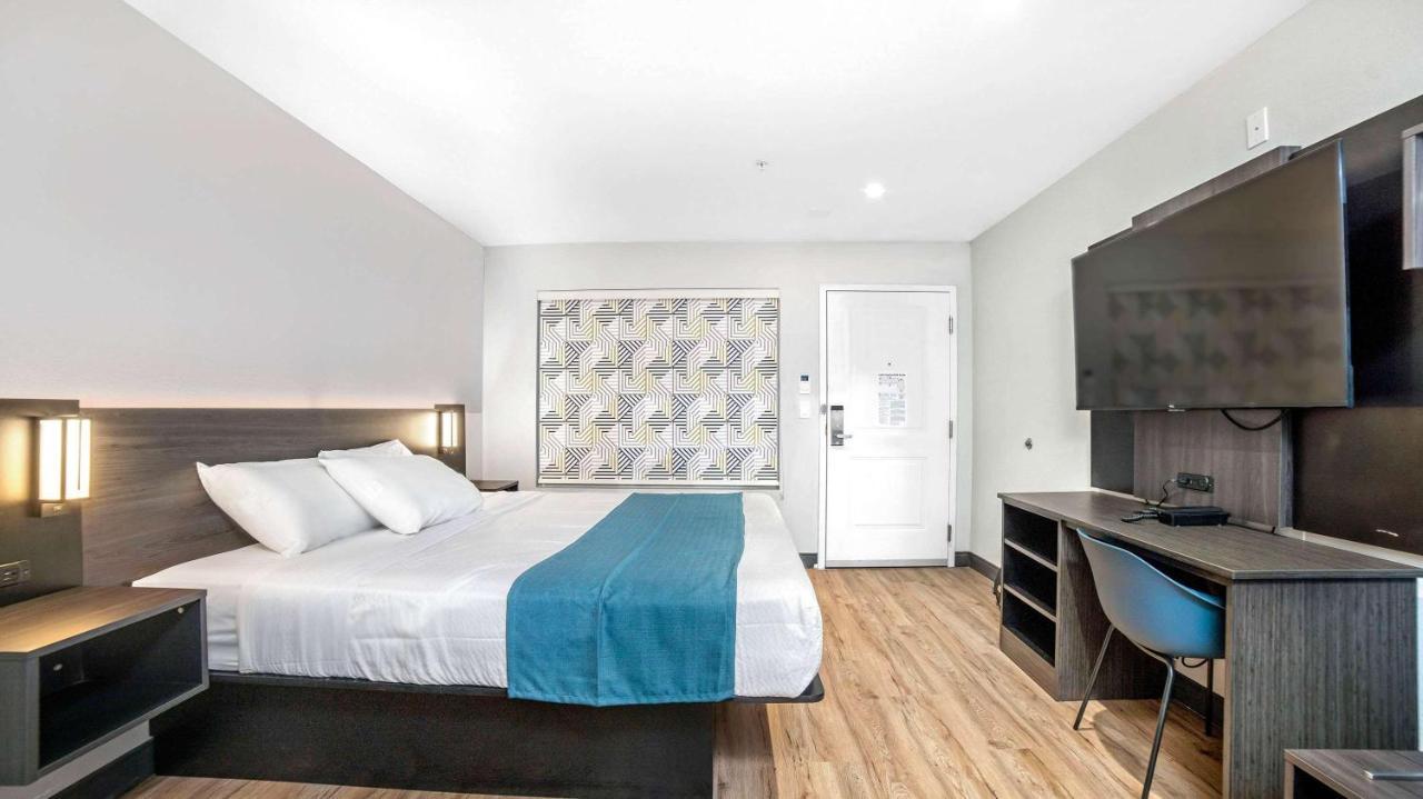 Studio 6 Suites Stockton, Ca Waterfront Екстер'єр фото