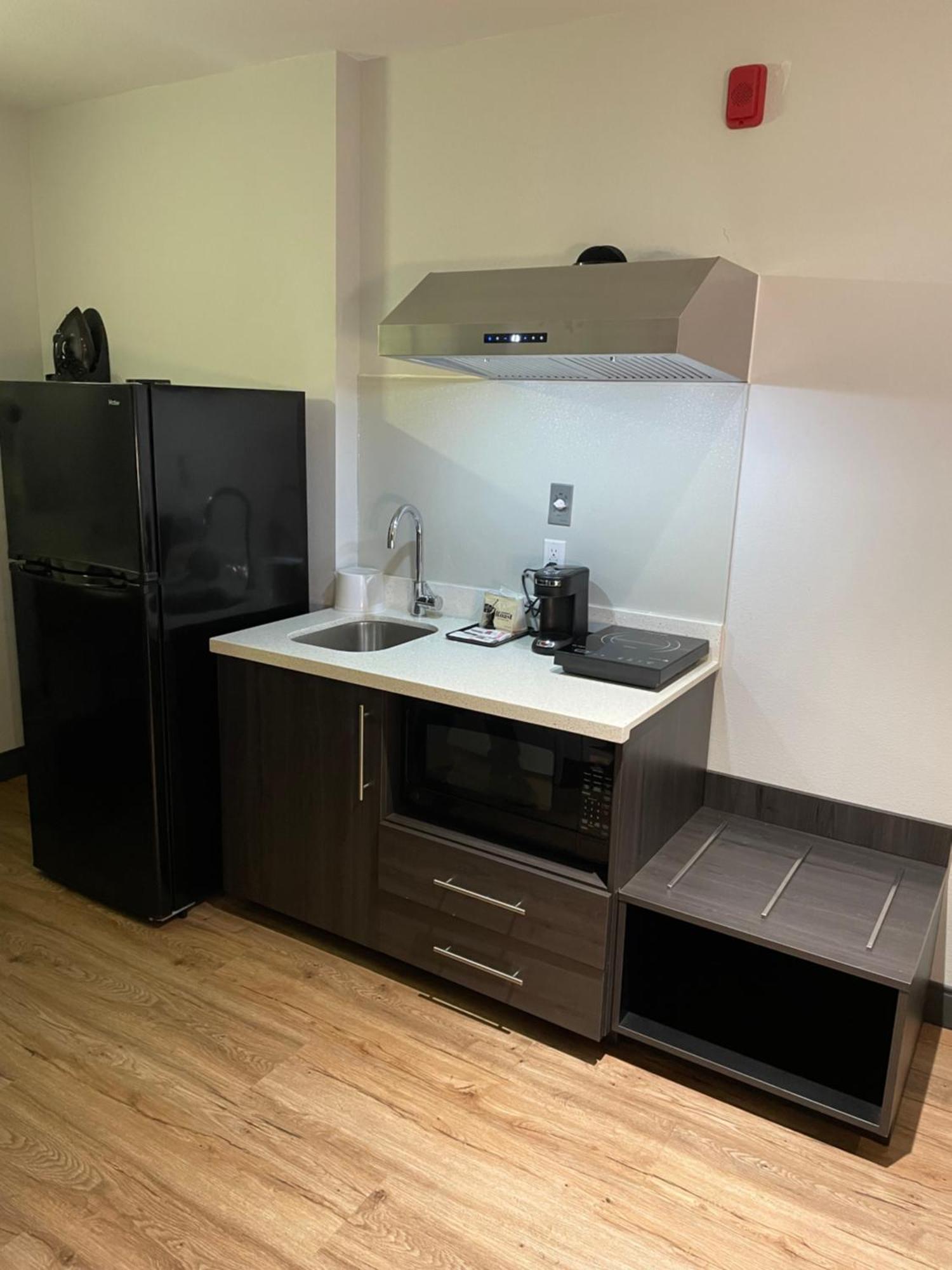 Studio 6 Suites Stockton, Ca Waterfront Екстер'єр фото